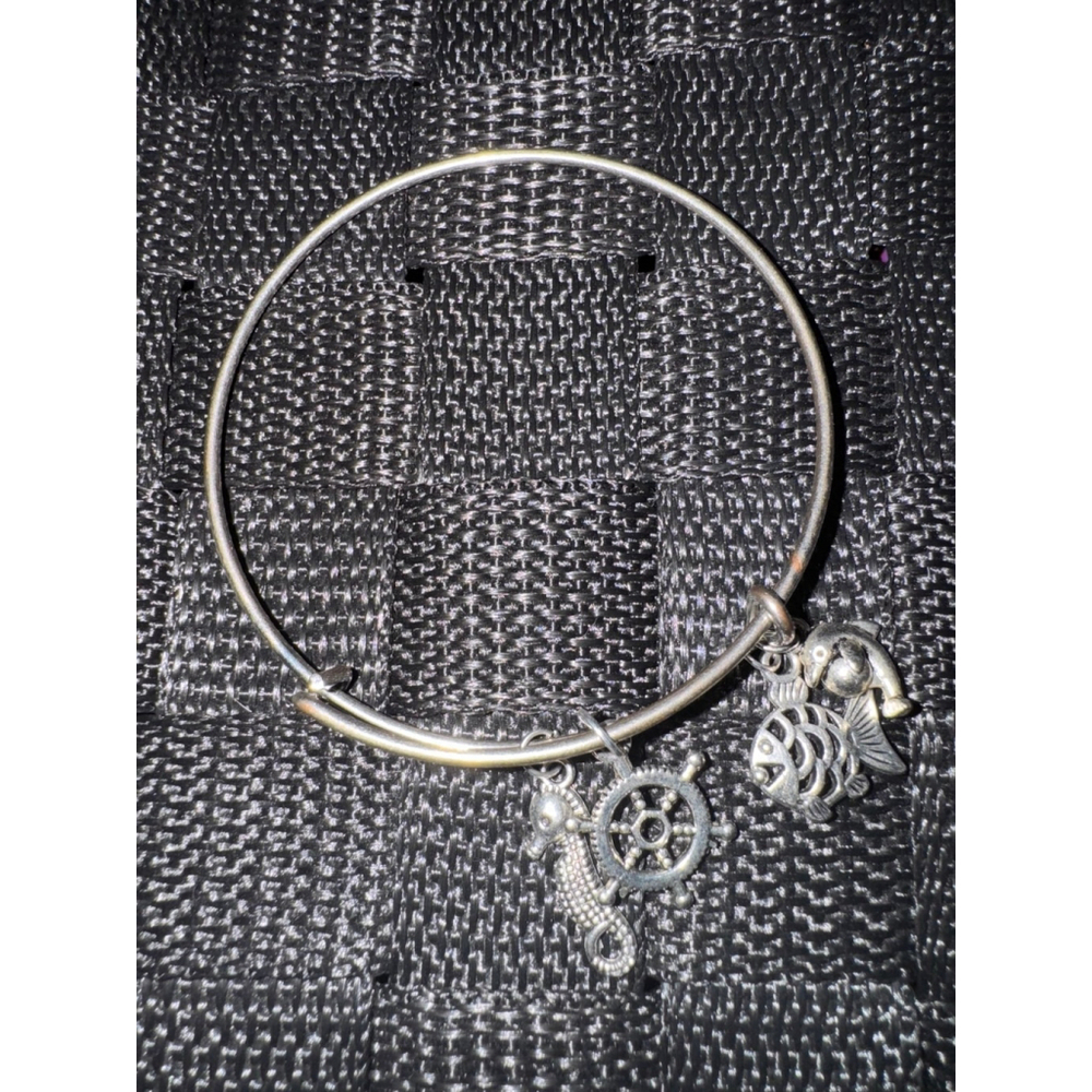 Bracelet - Picture 5 of 10